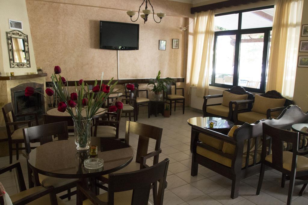 Anixis Hotel Lutrá Ipátisz Szoba fotó