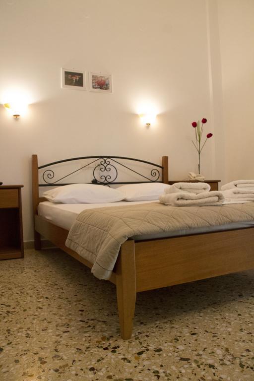 Anixis Hotel Lutrá Ipátisz Szoba fotó