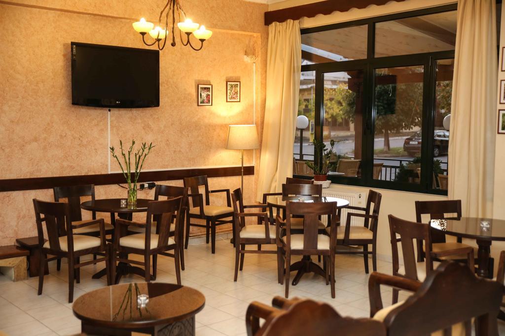 Anixis Hotel Lutrá Ipátisz Kültér fotó