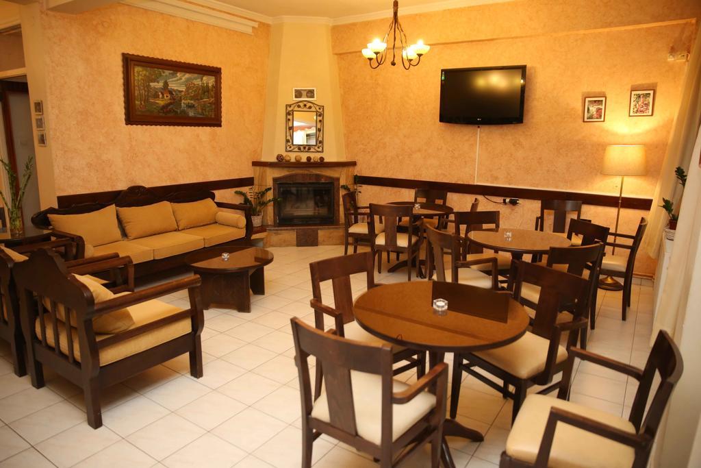 Anixis Hotel Lutrá Ipátisz Kültér fotó